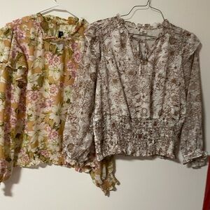 Two ladies size large cool flowery flowy springy shirts!! Boho chic !!